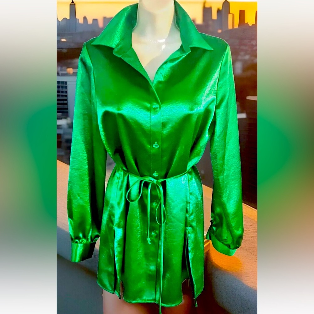 💚SUSAN GRAVER💚SHINY BUTTON JEWELS SIDE SLIT SHIRT TUNIC BLOUSE W/ SASH NWT❣️